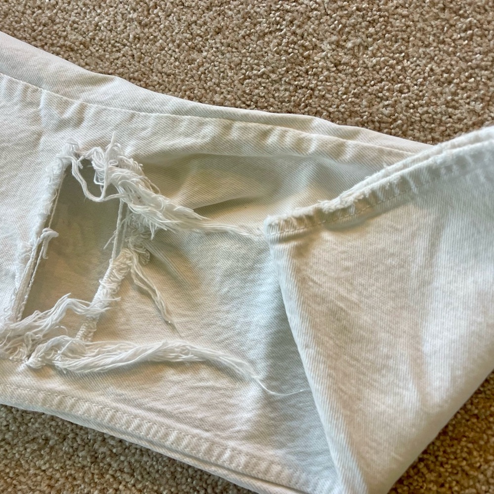 Abercrombie & Fitch White Mom Jean Curve Love